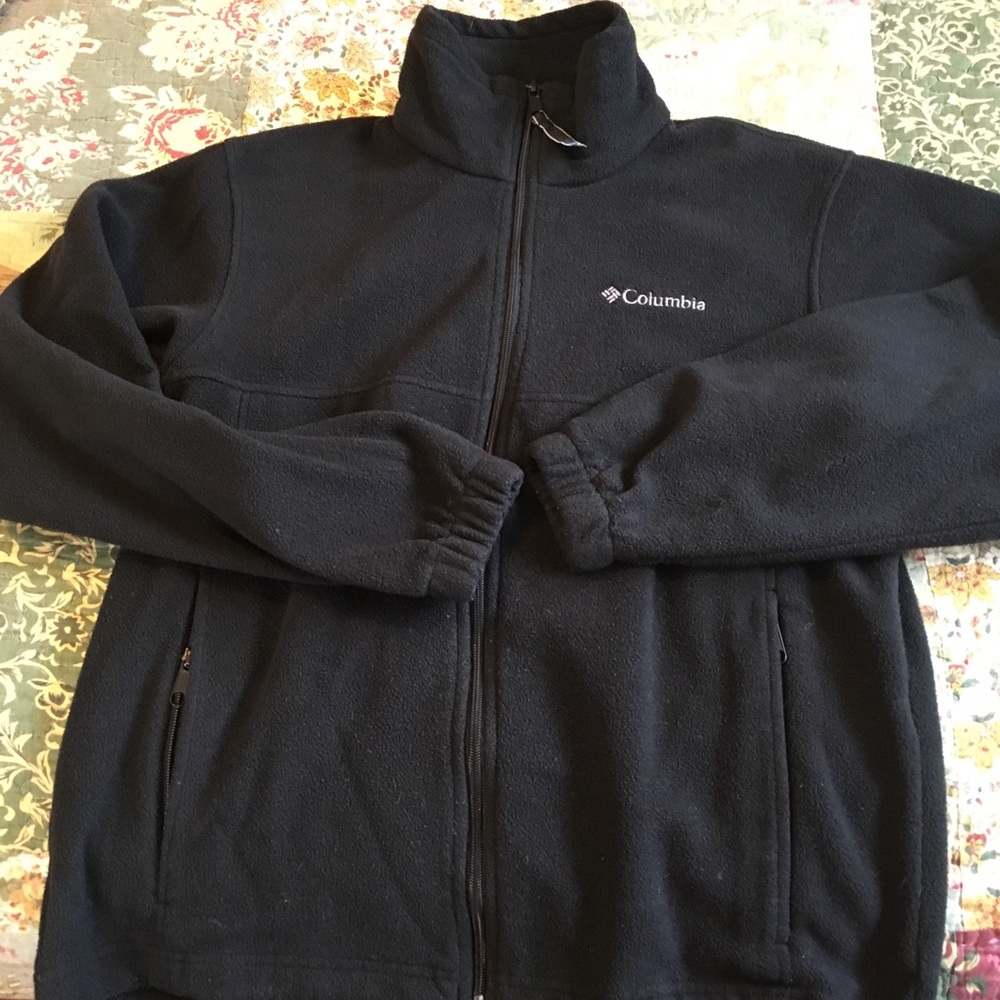 Columbia men’s zip up fleece jacket!